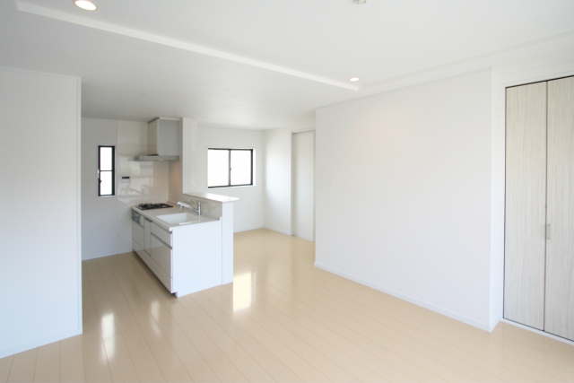 空室 LDK 白い壁